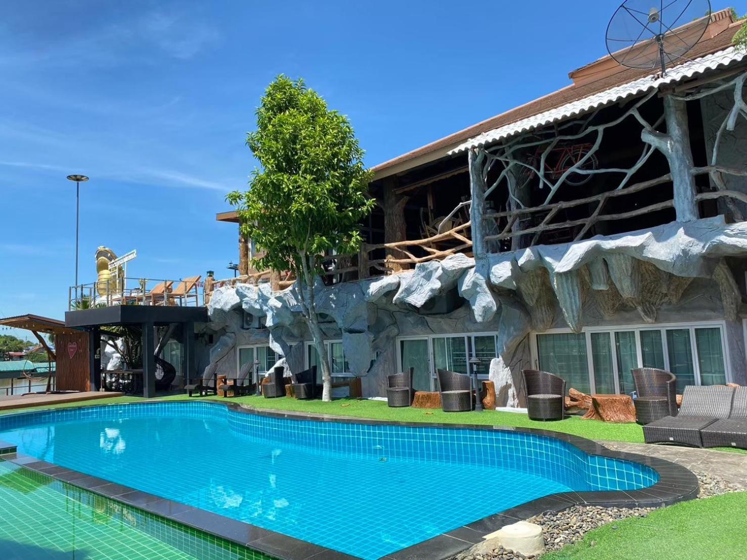 Suwanna Riverside Chainat Bagian luar foto
